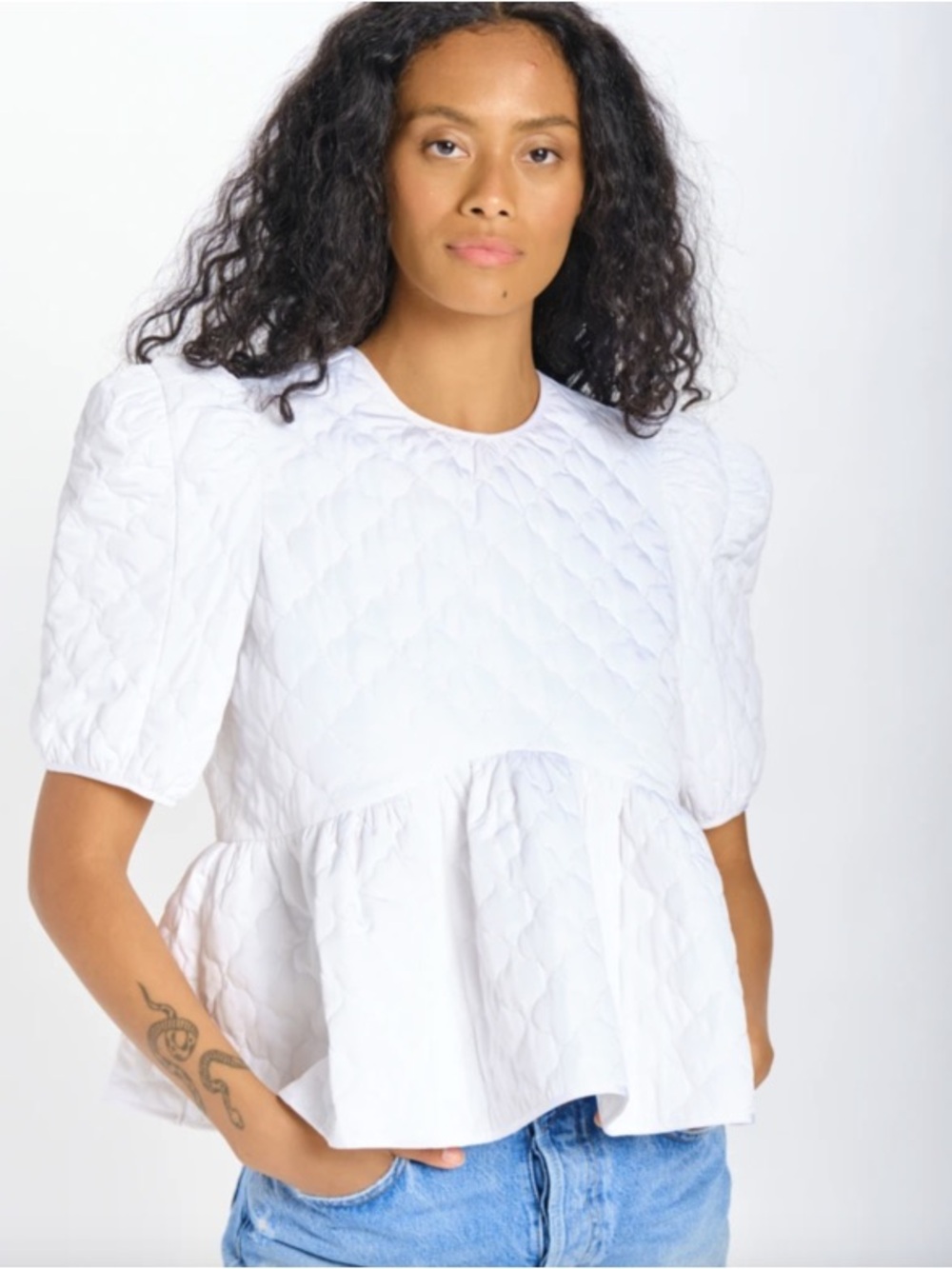 En Saison White Quilted Babydoll Puff Short Sleeve Button Back Top Size Small